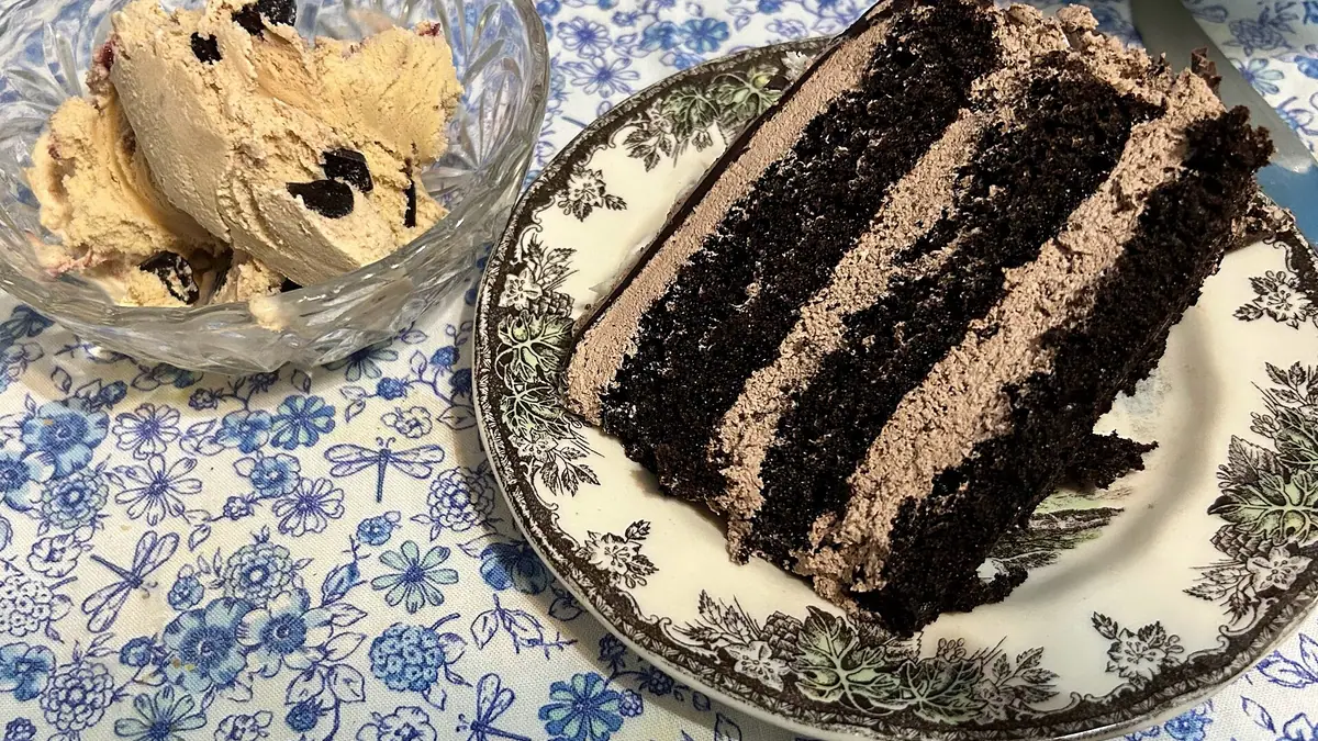 Postcards Cafe – cake shop in Exmouth town centre